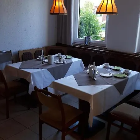 Inn Deutsches Haus Garni *