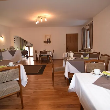 Deutsches Haus Garni